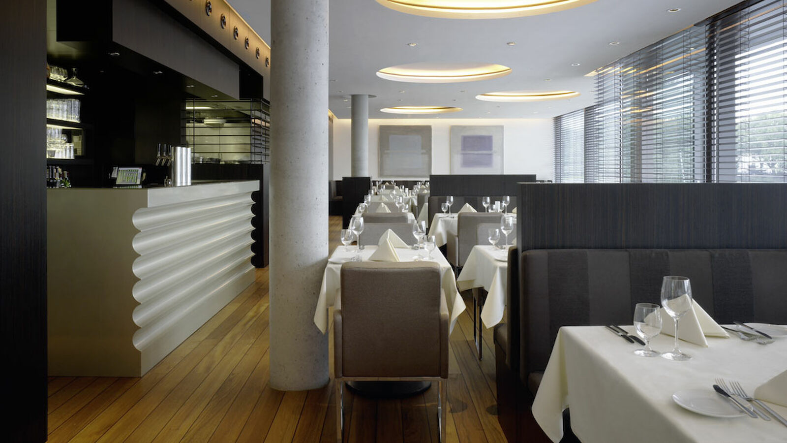 Innenarchitektur des Restaurants Am Aasee